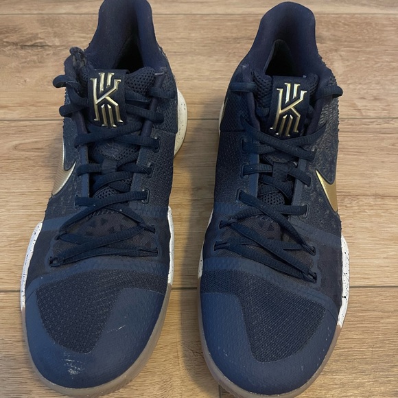 Nike Kyrie 3 Irving basketball shoes men’s size 9 sneakers obsidian gold - Picture 2 of 15